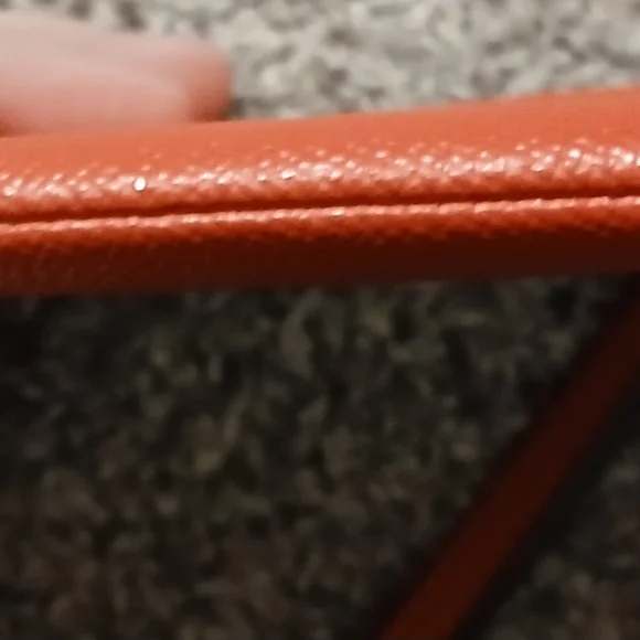 ❤️ Coach Red Leather Wristlet | Classic Zip Pouch | Timeless & Chic ❤️ - Picture 6 of 8